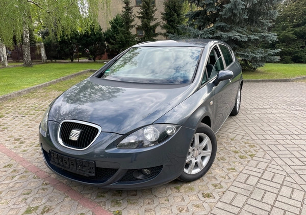 Seat Leon cena 12777 przebieg: 199000, rok produkcji 2005 z Puławy małe 92